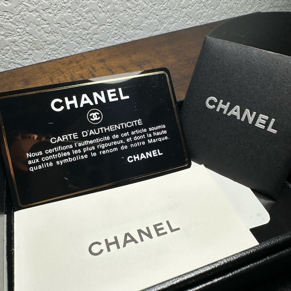 Full Inclusion Chanel 6 Key Holder - Picture 3 of 16